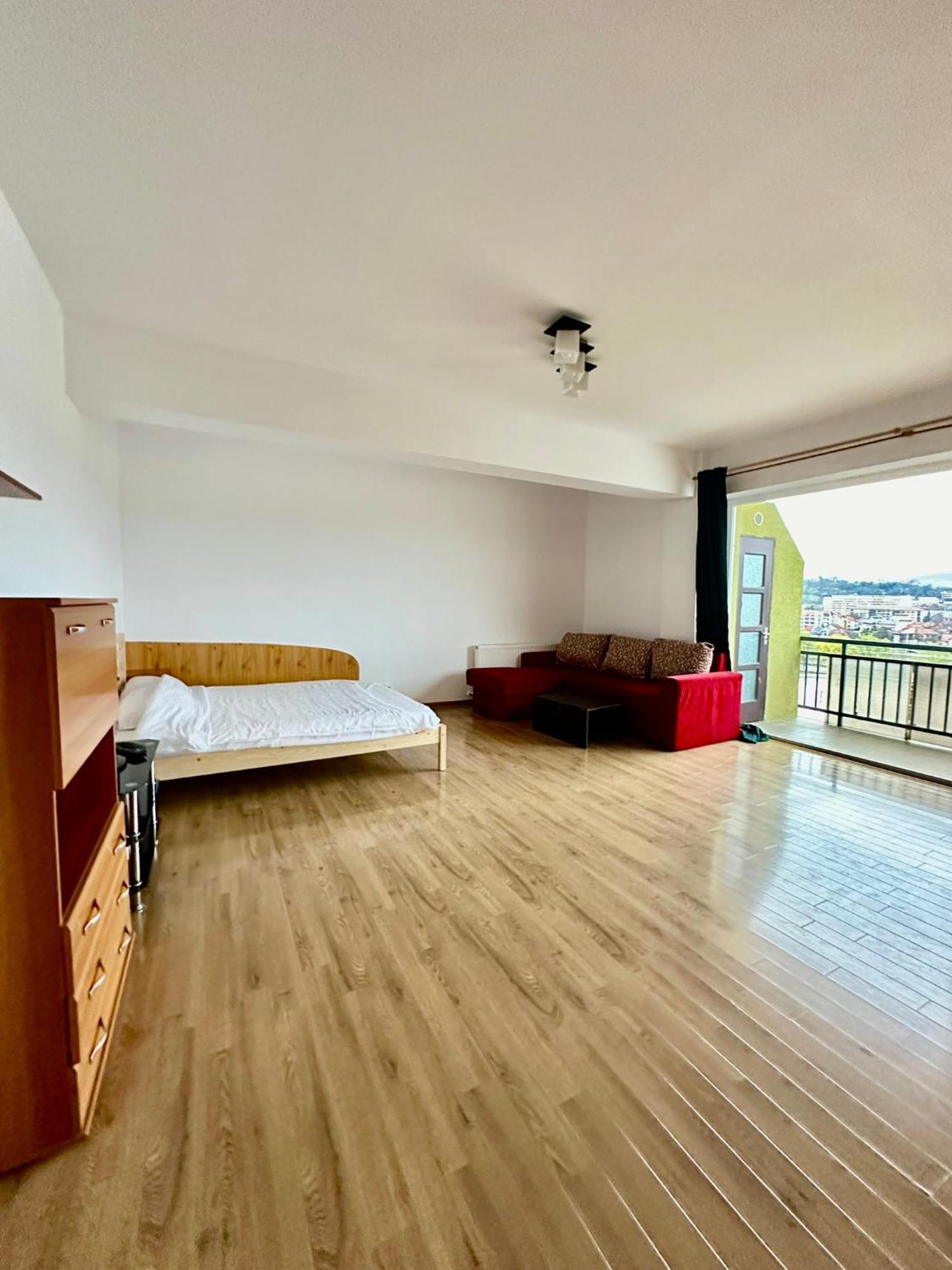 Cozy Arena Apartment *